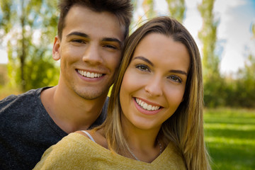 Obraz premium Young couple in love