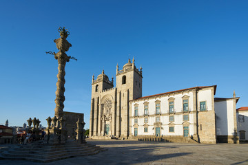 Fototapeta na wymiar Porto Sé Cathedral