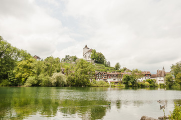 Fototapeta premium Werdenberg, Buchs, Stadt, Altstadt, Schloss, See, Wanderweg, Spazierweg, Alpen, Rheintal, Sommer, Schweiz