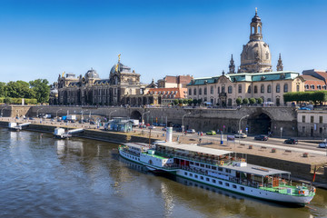 Obraz premium Die Brühlsche Terrasse in Dresden, Deutschland