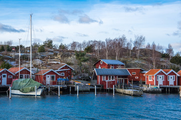 B&aring;tar och sj&ouml;bodar.