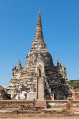 Fototapeta premium Old pagoda in Wat Phra Si Sanphet, the historical Park of Ayutth