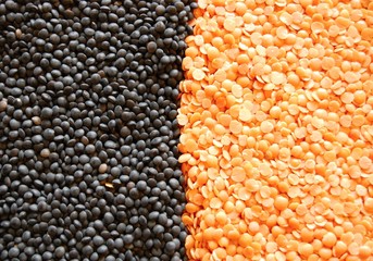 collage made of red lentils and black beluga lentils - 136598733