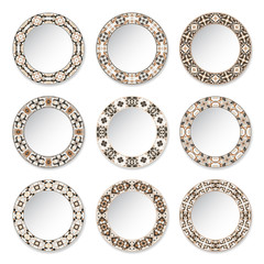 Set of decorative plates