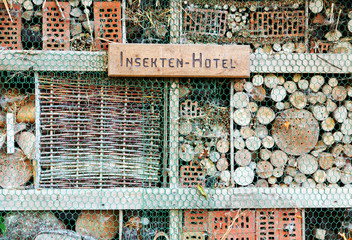 Insektenhotel als Lebensraum für viele Nützlinge