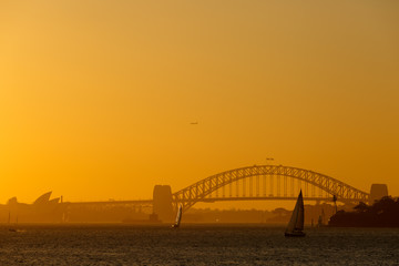 Fototapeta na wymiar Sydney at dusk, vue on the Opera house and the Harbour Bridge 