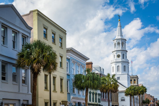 Buildings and palm trees along Broad Street, in Charleston, Sout