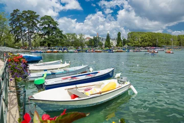 Photo sur Plexiglas Ville sur leau beautiful lake and boats in annency city