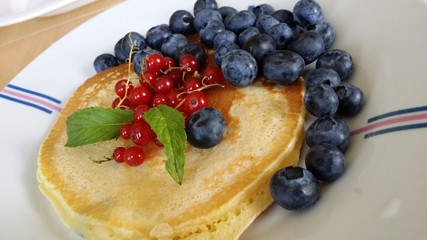 Maple syrup and blueberry pancakes fro the breakfast