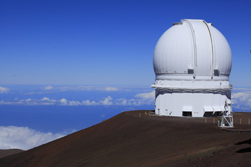Fototapeta na wymiar Téléscope / Mauna Kea / HawaÏ