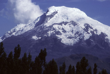 Fototapeta na wymiar Volcan Cayambe / 5 785 m / Equateur
