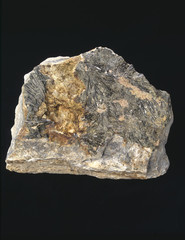 Vésuvianite / Idocrase sur Quartzite