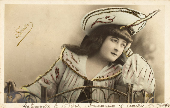 Carte Postale Ancienne / Femme De La Belle Epoque