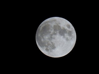 Luna piena  prima dell'eclissi