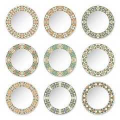 Set of decorative plates