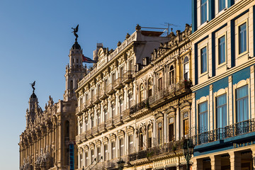 Fototapeta na wymiar Historic hotels in Havana