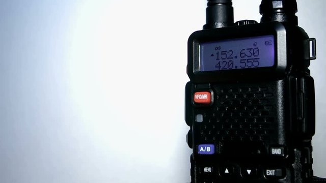 Switching on and tuning the radio