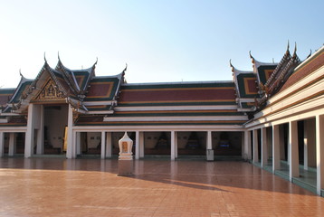 Fototapeta na wymiar Beautiful Buddhist Building Wat Phar Sri Bangkok Temple thailand