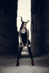 Naklejka premium woman with demons horns