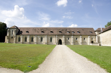 Fototapeta na wymiar Abbaye de Maubuisson / Saint Ouen L'aumône