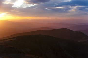 Widok z Babiej Góry o zachodzie słońca - obrazy, fototapety, plakaty