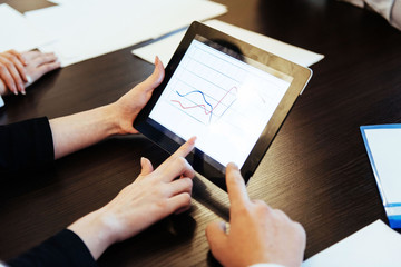 Using the computer digital students during the task