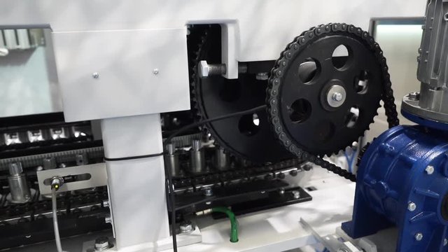 Automatic PET blow molding machine