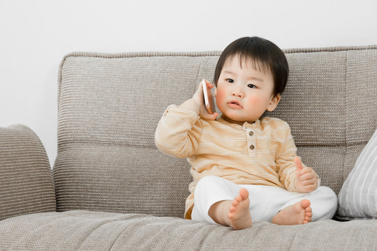 赤ちゃん、携帯電話、真似、通話