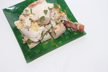 соленое сало с чесноком и специями