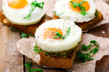 toast with avocado and eggs