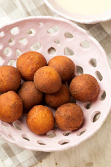 Quick Ricotta Doughnuts