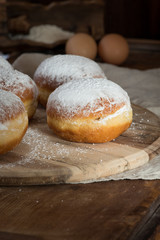 Frisch gebackene Krapfen