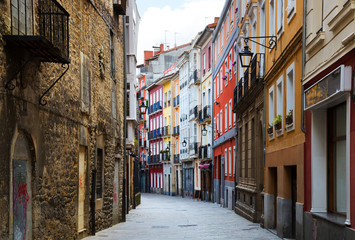 Fototapeta na wymiar typical dwelling street in historic part of Vitoria-Gasteiz