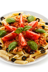 Pasta with meat, tomato sauce and vegetables 