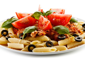 Pasta with meat, tomato sauce and vegetables 