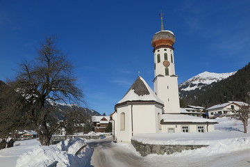 Fototapeta na wymiar Dorfkirche von Gortipohl