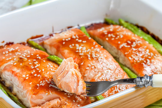 Roasted teriyaki salmon with asparagus