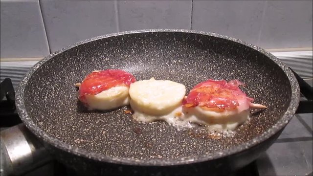 Formaggio in padella, Tomini