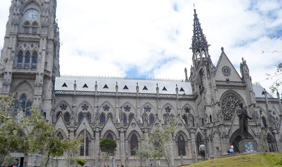 Obraz premium Basilica del Voto Nacional in Quito, Ecuador