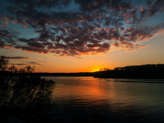 Fototapeta na wymiar Sunset by the hudson river