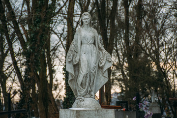 Obraz premium Sculpture on cemetery