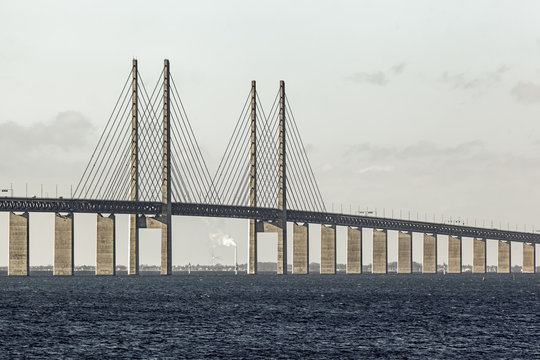 Öresundsbron mellan Malmö i Sverige och Köpenhamn i Danmark