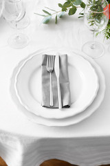 Elegant table setting with beautiful flower