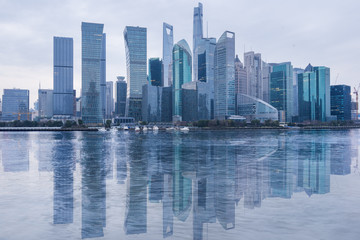 Fototapeta premium zabytki Szanghaju z rzeką Huangpu w Chinach.