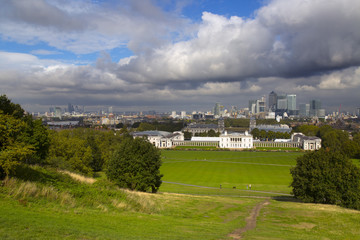 Canary Wharfe & Central London from Greenwich Park