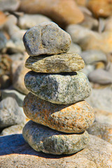 Fototapeta na wymiar pebbles tower
