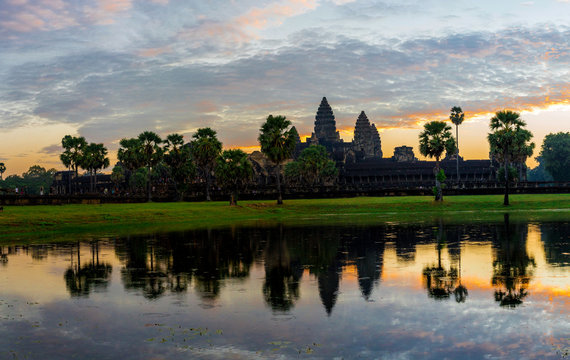 Sunrise at Angkor Wat Temple. Twillings time.