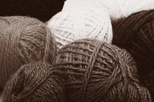 balls of wool thread
