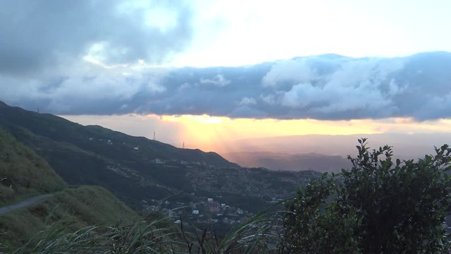 4K View from TeaPot Mountain Jinguashi town with sundown in  New Taipei City, Jiufen Old Street, Jishan Ruifang District, Attractions in Xinbei, Taiwan-Dan