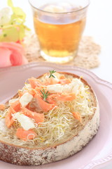 salmon sandwich and iced tea
